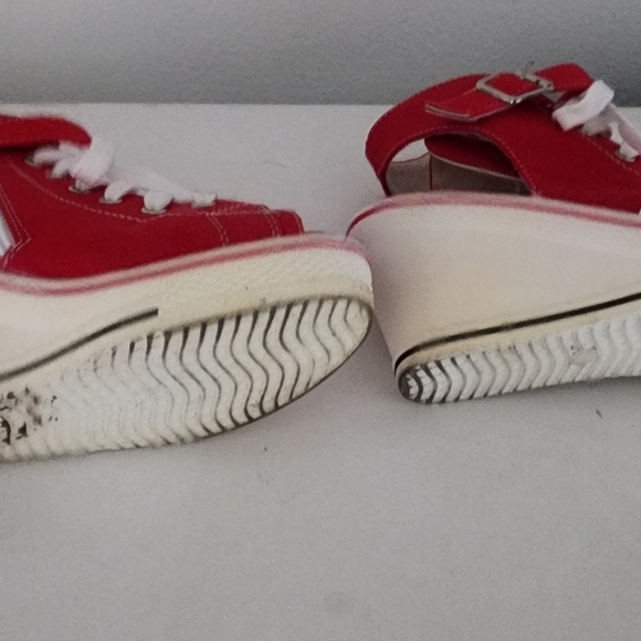 Red and White sneaker looking wedge size 37/6.5 - Picture 4 of 5